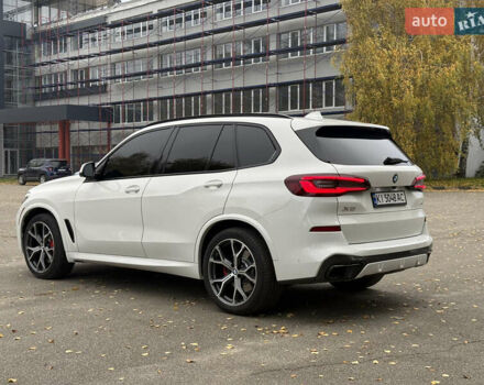 Белый БМВ Х5, объемом двигателя 3 л и пробегом 52 тыс. км за 55555 $, фото 4 на Automoto.ua