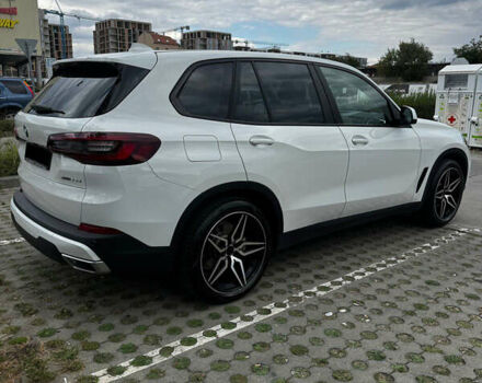 Белый БМВ Х5, объемом двигателя 2 л и пробегом 98 тыс. км за 53000 $, фото 2 на Automoto.ua