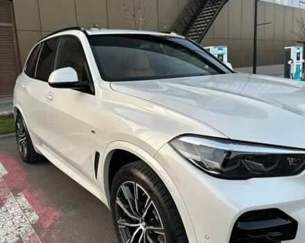 Белый БМВ Х5, объемом двигателя 2 л и пробегом 49 тыс. км за 69900 $, фото 2 на Automoto.ua