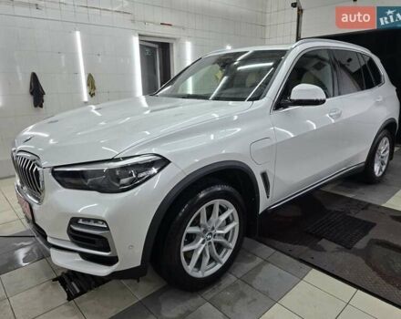 Белый БМВ Х5, объемом двигателя 3 л и пробегом 59 тыс. км за 60500 $, фото 8 на Automoto.ua