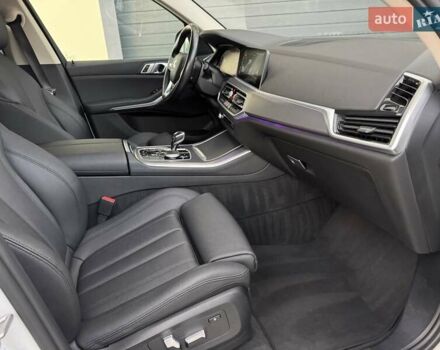 БМВ Х5 2021 в Стрые на Automoto.ua Белый БМВ Х5, объемом двигателя 2 л и пробегом 89 тыс. км за 53900 $, фото 77 на Automoto.ua