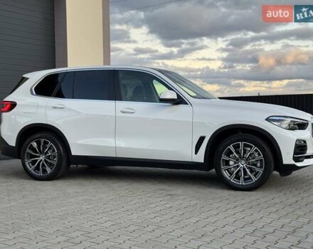 БМВ Х5 2021 в Стрые на Automoto.ua Белый БМВ Х5, объемом двигателя 2 л и пробегом 89 тыс. км за 53900 $, фото 9 на Automoto.ua