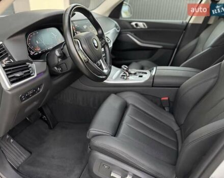 БМВ Х5 2021 в Стрые на Automoto.ua Белый БМВ Х5, объемом двигателя 2 л и пробегом 89 тыс. км за 53900 $, фото 56 на Automoto.ua