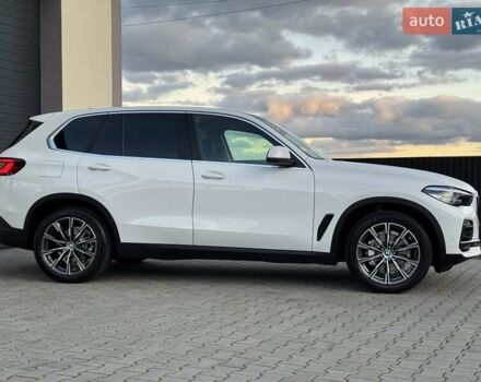 БМВ Х5 2021 в Стрые на Automoto.ua Белый БМВ Х5, объемом двигателя 2 л и пробегом 89 тыс. км за 53900 $, фото 11 на Automoto.ua