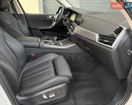 БМВ Х5 2021 в Стрые на Automoto.ua Белый БМВ Х5, объемом двигателя 2 л и пробегом 89 тыс. км за 53900 $, фото 79 на Automoto.ua