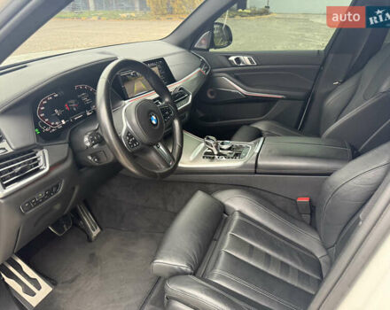 Белый БМВ Х5, объемом двигателя 3 л и пробегом 52 тыс. км за 55555 $, фото 7 на Automoto.ua