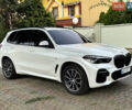 Белый БМВ Х5, объемом двигателя 2 л и пробегом 155 тыс. км за 55000 $, фото 2 на Automoto.ua