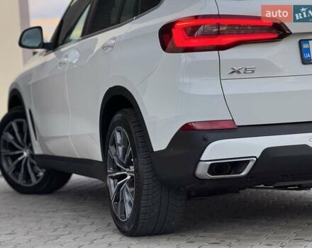 БМВ Х5 2021 в Стрые на Automoto.ua Белый БМВ Х5, объемом двигателя 2 л и пробегом 89 тыс. км за 53900 $, фото 40 на Automoto.ua