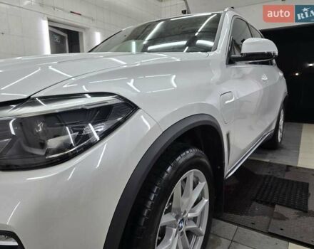 Белый БМВ Х5, объемом двигателя 3 л и пробегом 59 тыс. км за 60500 $, фото 14 на Automoto.ua