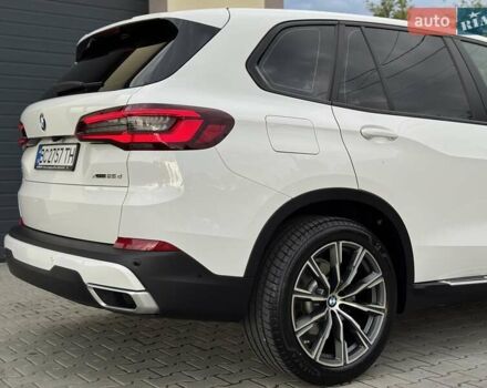 Білий БМВ Х5, об'ємом двигуна 2 л та пробігом 74 тис. км за 54200 $, фото 42 на Automoto.ua