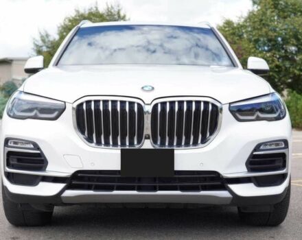 Белый БМВ Х5, объемом двигателя 3 л и пробегом 24 тыс. км за 52300 $, фото 1 на Automoto.ua