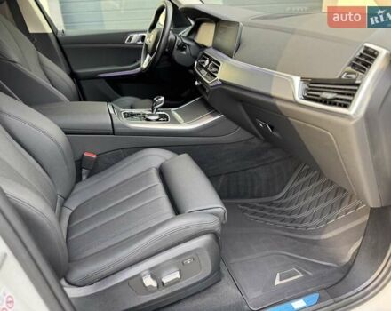 Білий БМВ Х5, об'ємом двигуна 2 л та пробігом 74 тис. км за 54200 $, фото 69 на Automoto.ua