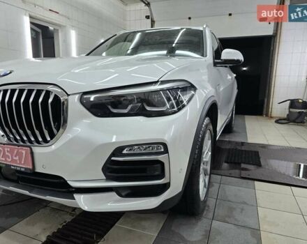 Белый БМВ Х5, объемом двигателя 3 л и пробегом 59 тыс. км за 60500 $, фото 7 на Automoto.ua