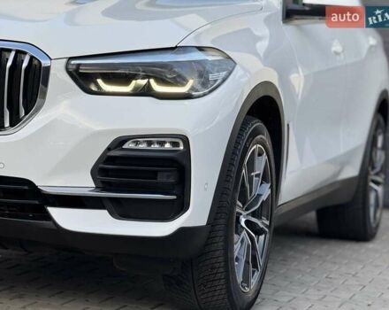 БМВ Х5 2021 в Стрые на Automoto.ua Белый БМВ Х5, объемом двигателя 2 л и пробегом 89 тыс. км за 53900 $, фото 18 на Automoto.ua