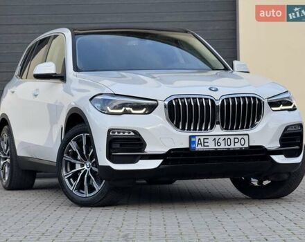 БМВ Х5 2021 в Стрые на Automoto.ua Белый БМВ Х5, объемом двигателя 2 л и пробегом 89 тыс. км за 53900 $, фото 1 на Automoto.ua