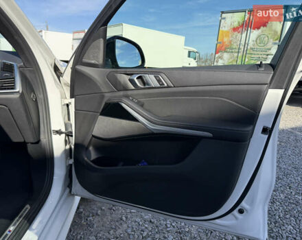 Білий БМВ Х5, об'ємом двигуна 3 л та пробігом 118 тис. км за 67777 $, фото 32 на Automoto.ua