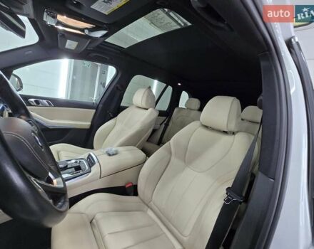 Белый БМВ Х5, объемом двигателя 3 л и пробегом 59 тыс. км за 60500 $, фото 22 на Automoto.ua