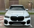 Белый БМВ Х5, объемом двигателя 2 л и пробегом 49 тыс. км за 69900 $, фото 1 на Automoto.ua