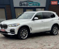 Белый БМВ Х5, объемом двигателя 3 л и пробегом 125 тыс. км за 58900 $, фото 1 на Automoto.ua