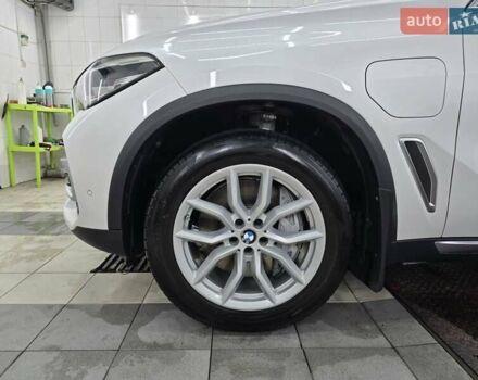 Белый БМВ Х5, объемом двигателя 3 л и пробегом 59 тыс. км за 60500 $, фото 10 на Automoto.ua