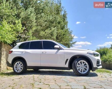 Белый БМВ Х5, объемом двигателя 2 л и пробегом 68 тыс. км за 54800 $, фото 27 на Automoto.ua