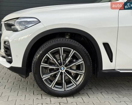 Білий БМВ Х5, об'ємом двигуна 2 л та пробігом 74 тис. км за 54200 $, фото 50 на Automoto.ua