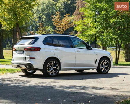Белый БМВ Х5, объемом двигателя 3 л и пробегом 63 тыс. км за 74900 $, фото 13 на Automoto.ua
