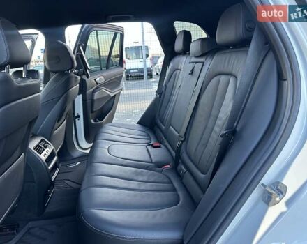Белый БМВ Х5, объемом двигателя 3 л и пробегом 72 тыс. км за 67900 $, фото 34 на Automoto.ua