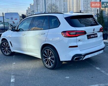 Белый БМВ Х5, объемом двигателя 3 л и пробегом 72 тыс. км за 67900 $, фото 5 на Automoto.ua