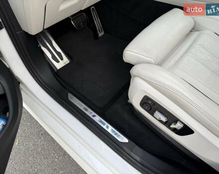 Белый БМВ Х5, объемом двигателя 3 л и пробегом 53 тыс. км за 88000 $, фото 17 на Automoto.ua