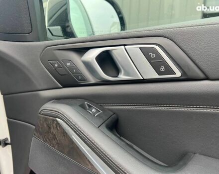 Білий БМВ Х5, об'ємом двигуна 3 л та пробігом 44 тис. км за 66290 $, фото 45 на Automoto.ua