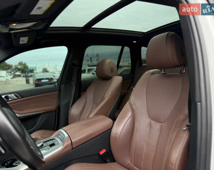 Белый БМВ Х5, объемом двигателя 4.39 л и пробегом 80 тыс. км за 67500 $, фото 7 на Automoto.ua