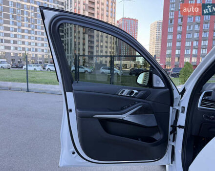 Белый БМВ Х5, объемом двигателя 3 л и пробегом 90 тыс. км за 69000 $, фото 22 на Automoto.ua