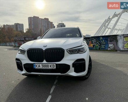 Белый БМВ Х5, объемом двигателя 3 л и пробегом 53 тыс. км за 88000 $, фото 1 на Automoto.ua