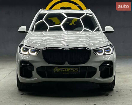 Белый БМВ Х5, объемом двигателя 3 л и пробегом 17 тыс. км за 68000 $, фото 1 на Automoto.ua