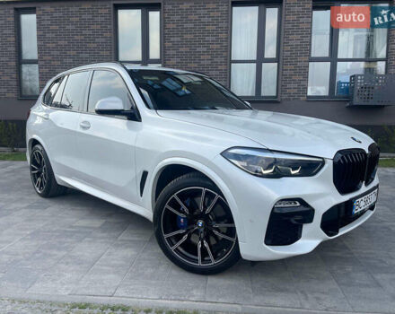 Белый БМВ Х5, объемом двигателя 3 л и пробегом 15 тыс. км за 68100 $, фото 2 на Automoto.ua