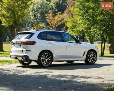 Белый БМВ Х5, объемом двигателя 3 л и пробегом 63 тыс. км за 69900 $, фото 13 на Automoto.ua