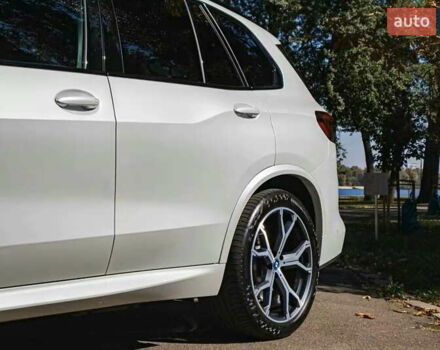 Белый БМВ Х5, объемом двигателя 3 л и пробегом 63 тыс. км за 69900 $, фото 6 на Automoto.ua