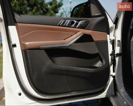 Белый БМВ Х5, объемом двигателя 3 л и пробегом 63 тыс. км за 74900 $, фото 15 на Automoto.ua