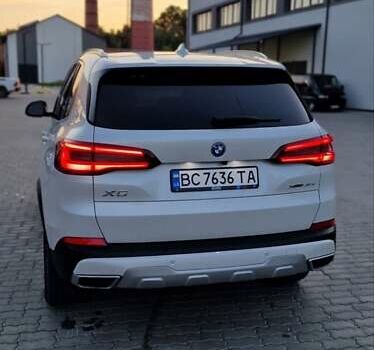 Белый БМВ Х5, объемом двигателя 3 л и пробегом 31 тыс. км за 72500 $, фото 3 на Automoto.ua