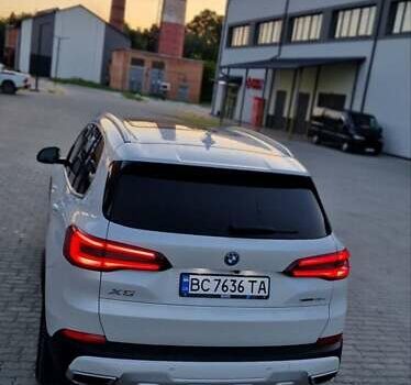 Белый БМВ Х5, объемом двигателя 3 л и пробегом 31 тыс. км за 72500 $, фото 5 на Automoto.ua