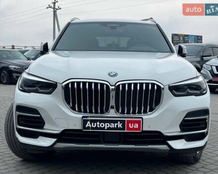 Белый БМВ Х5, объемом двигателя 3 л и пробегом 44 тыс. км за 66290 $, фото 1 на Automoto.ua