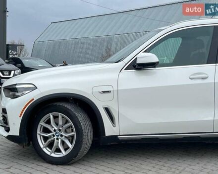 Белый БМВ Х5, объемом двигателя 3 л и пробегом 44 тыс. км за 66290 $, фото 3 на Automoto.ua