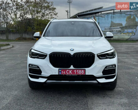 Белый БМВ Х5, объемом двигателя 3 л и пробегом 19 тыс. км за 57000 $, фото 1 на Automoto.ua