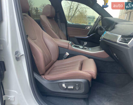 Білий БМВ Х5, об'ємом двигуна 3 л та пробігом 15 тис. км за 68100 $, фото 58 на Automoto.ua