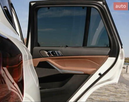 Белый БМВ Х5, объемом двигателя 3 л и пробегом 63 тыс. км за 74900 $, фото 25 на Automoto.ua