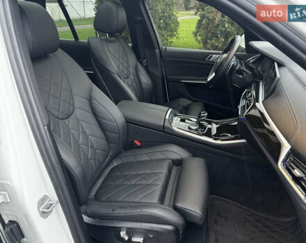 Белый БМВ Х5, объемом двигателя 3 л и пробегом 19 тыс. км за 57000 $, фото 19 на Automoto.ua