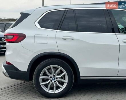 Белый БМВ Х5, объемом двигателя 3 л и пробегом 44 тыс. км за 66290 $, фото 9 на Automoto.ua