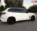 Белый БМВ Х5, объемом двигателя 3 л и пробегом 49 тыс. км за 68000 $, фото 2 на Automoto.ua