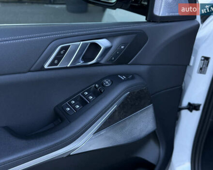 Белый БМВ Х5, объемом двигателя 3 л и пробегом 90 тыс. км за 69000 $, фото 23 на Automoto.ua